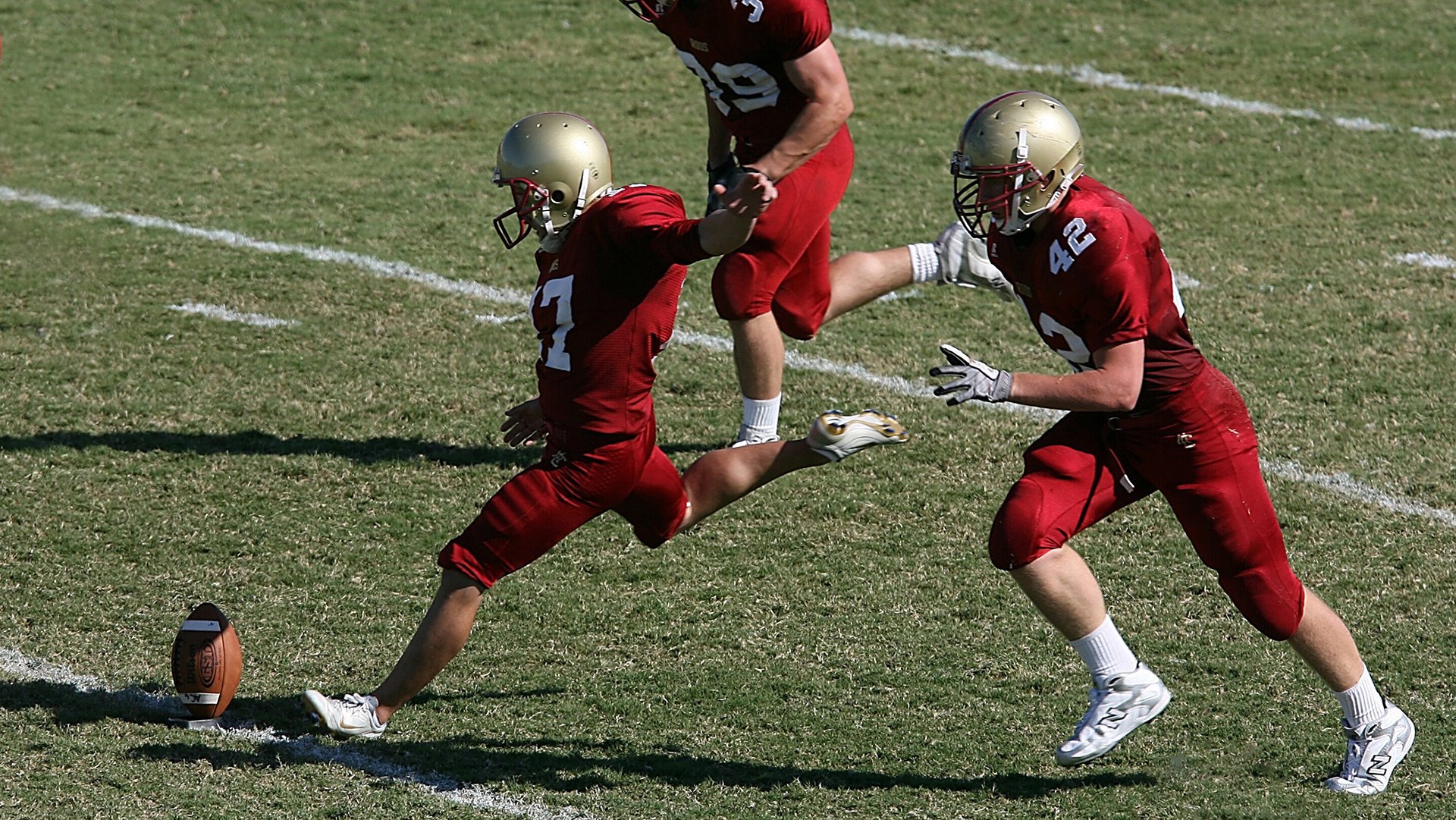 中国足球教练团队战术协作机制，足球教练组分工